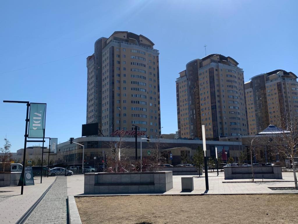 Квартира С Видом На Abu Dhabi Plaza Akmola Esterno foto